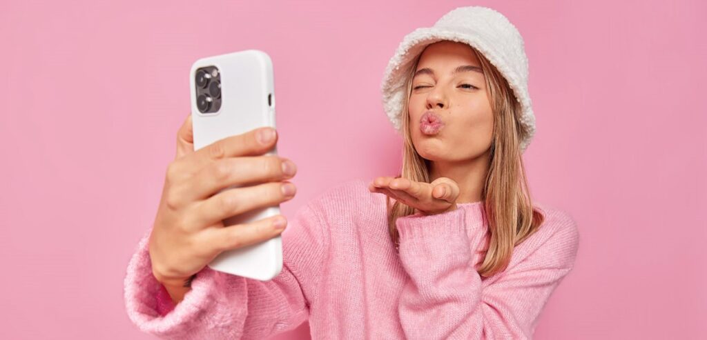 Чехлы для iPhone 15 Plus